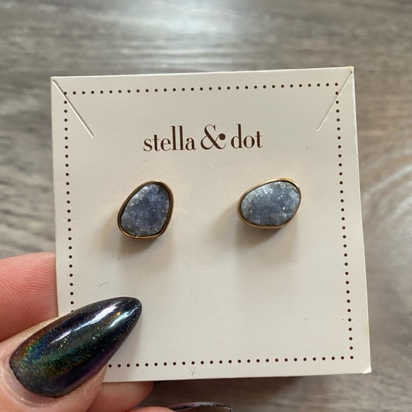 STELLA & DOT - Druzy Studs - Picture 4 of 4